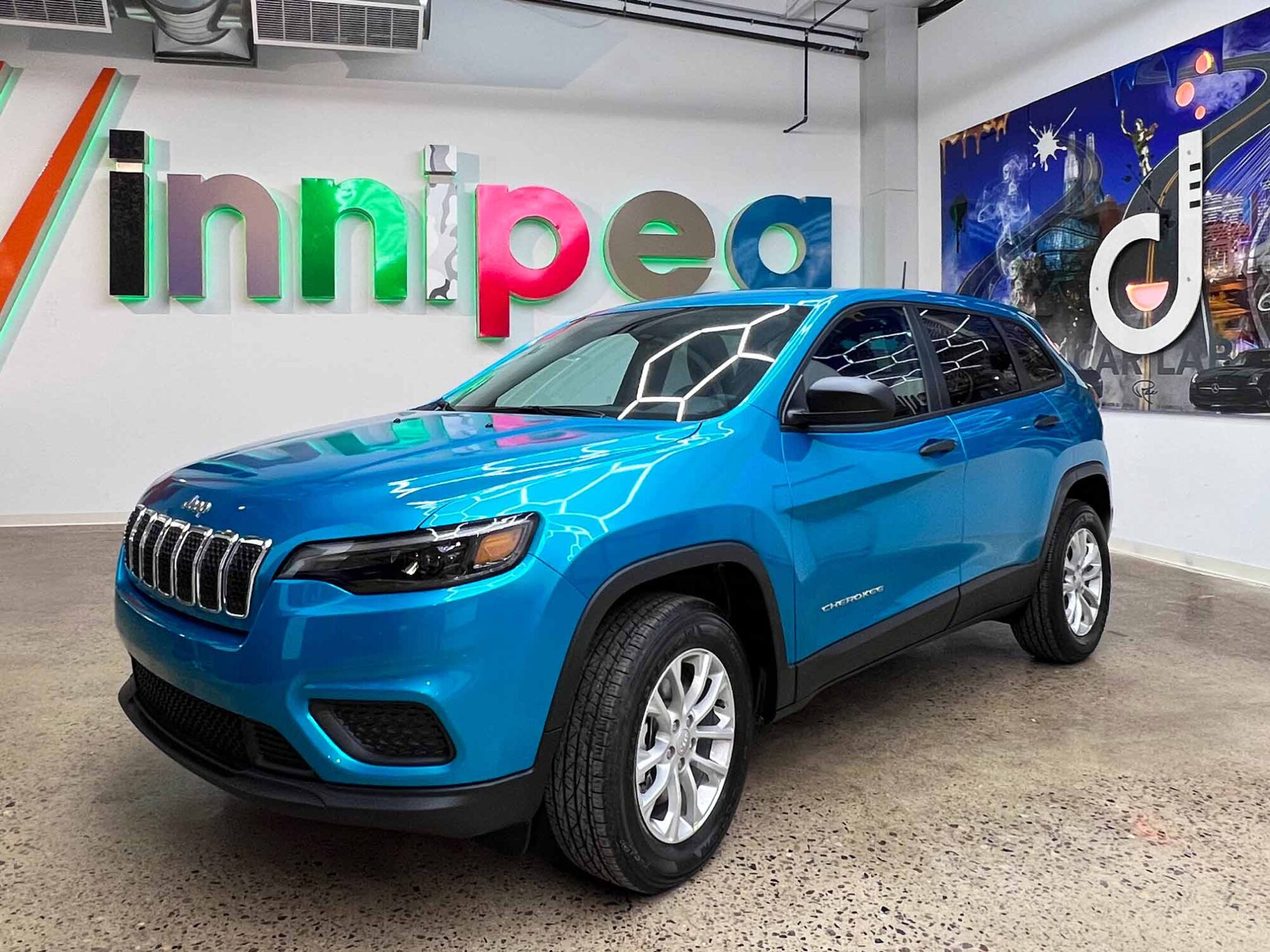 Jeep, Blue Jeep, Business Graphics, Wrap Price, Winnipeg Wrap Price, Wrap Prices Winnipeg, Best Vinyl Wraps Winnipeg, Winnipegs Best Wraps, Wrap, Wrapped, Wrapping, Wrappers